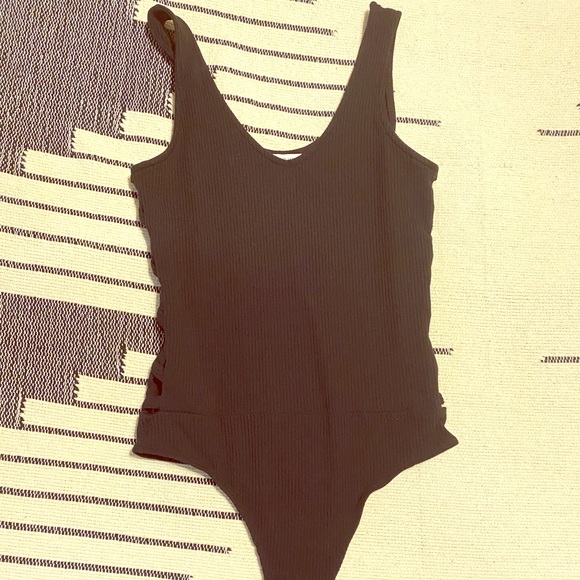 ✨SALE✨ Express black bodysuit - Picture 1 of 4